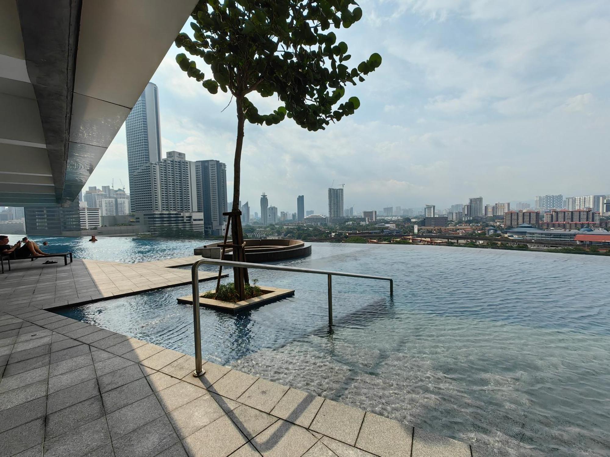 Pavillion Embassy Service Apartment By Autumn Suites Premium Stay Kuala Lumpur Exterior foto